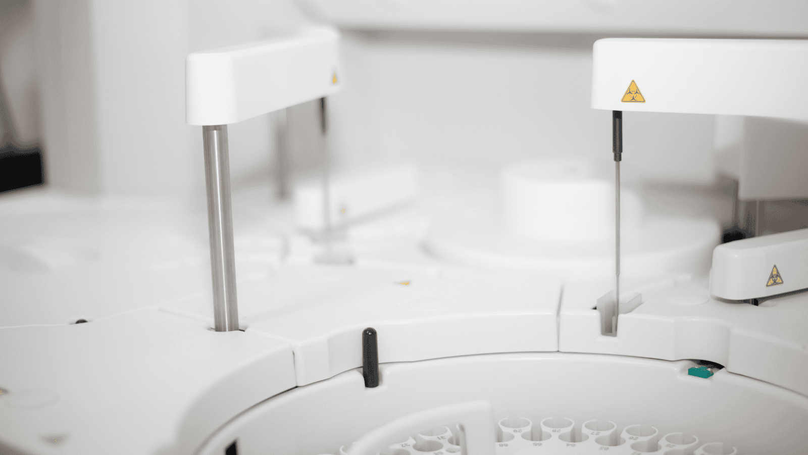Fully automated vs semi-automated chemistry analyzer comparison in clinical laboratory